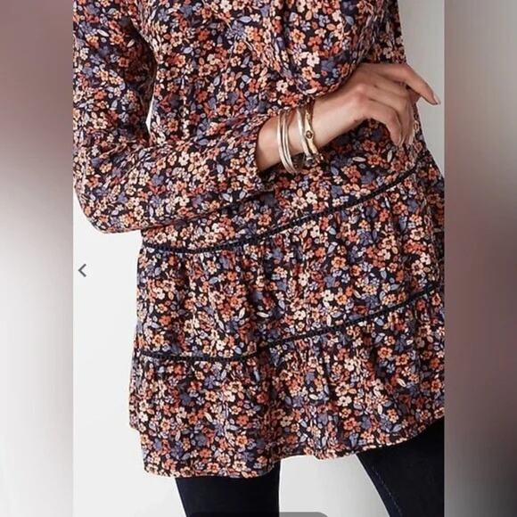 J.JILL Floral Printed Tiered Tunic Size XS Navy Blue Exuberant Floral - Picture 2 of 8